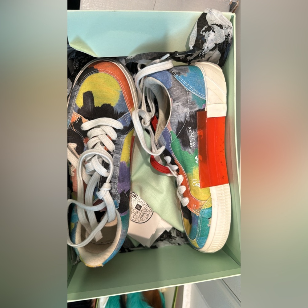 Off-White Sneakers